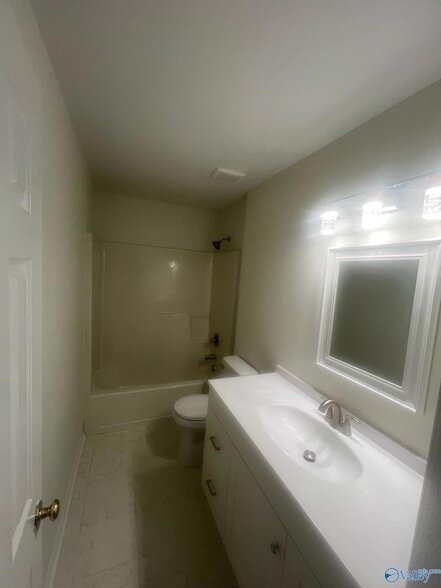 Building Photo - 111 Cepha Dr