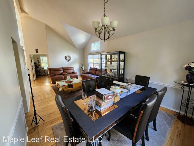 Building Photo - 5 br, 3.5 bath House - 10108 186th CT NE