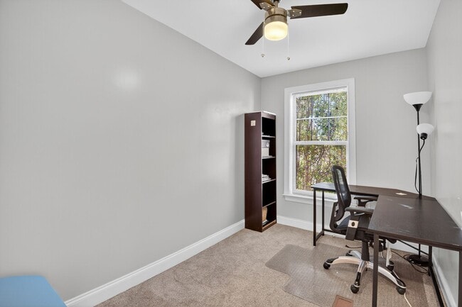 Building Photo - 7902 Yellowstone Way