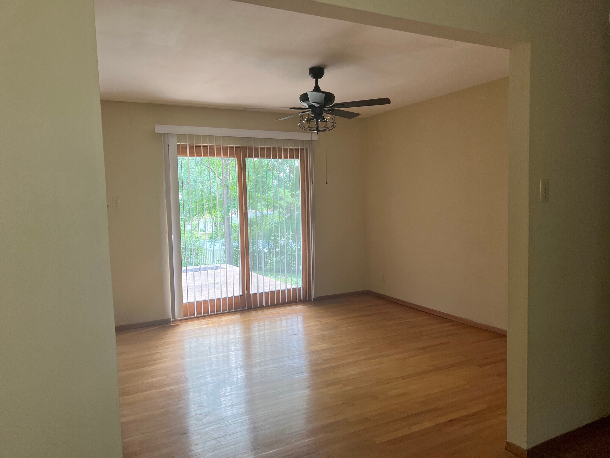 Building Photo - 524 Ranch Dr