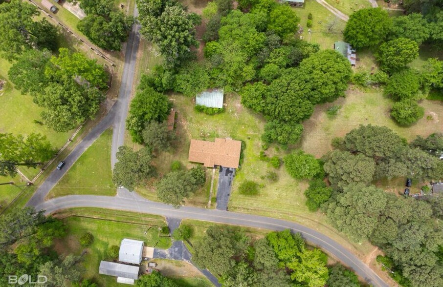Building Photo - 1231 Pine Island Rd