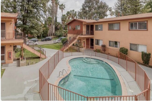 Building Photo - 8039 Reseda Blvd