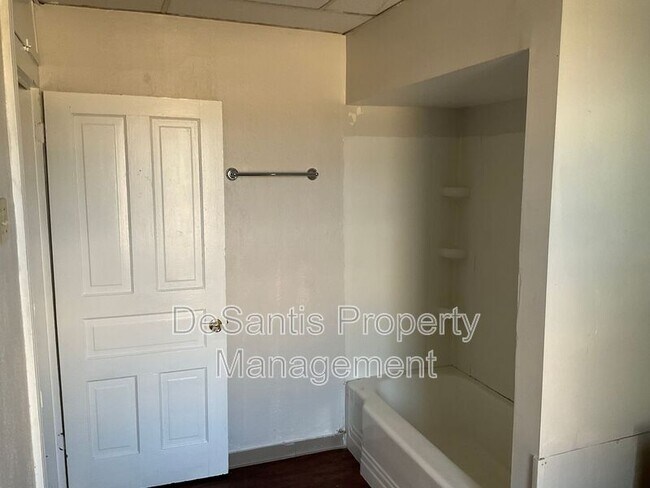 Building Photo - 508 Chestnut St