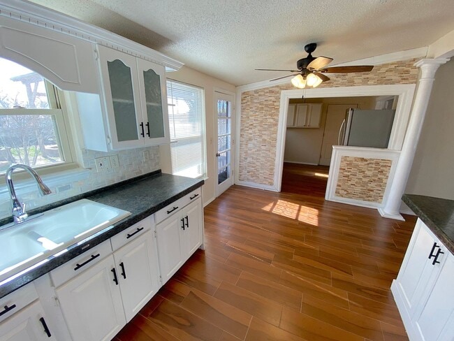 Building Photo - West El Paso 4 bed refrig A/C Home
