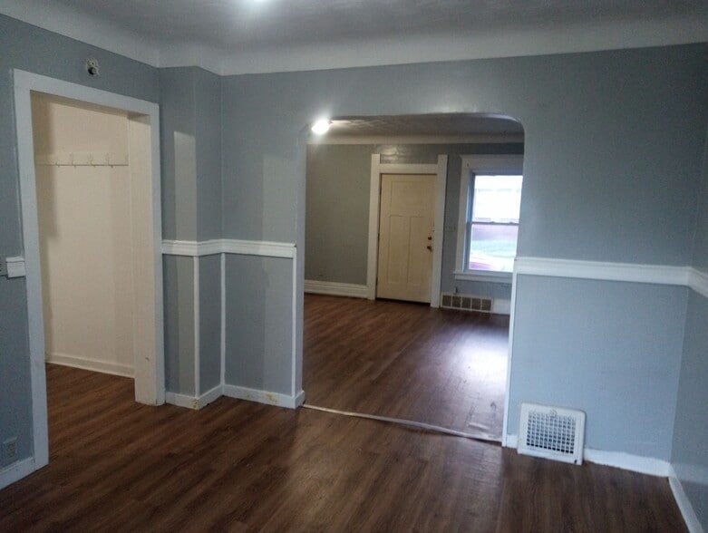 Building Photo - 826 Mason St