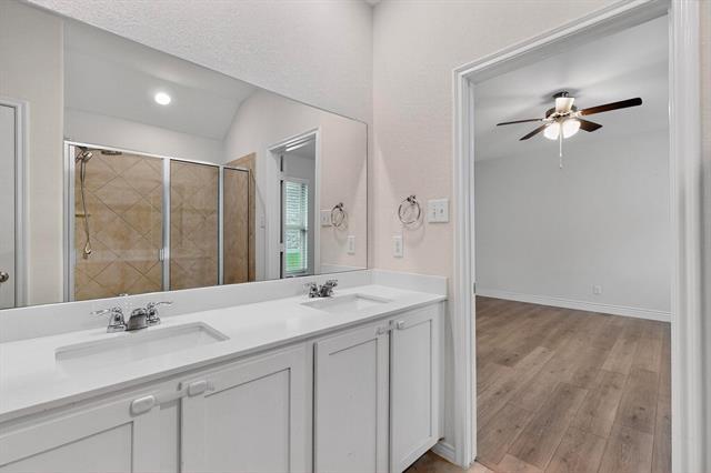 Building Photo - 222 Red Oak Dr
