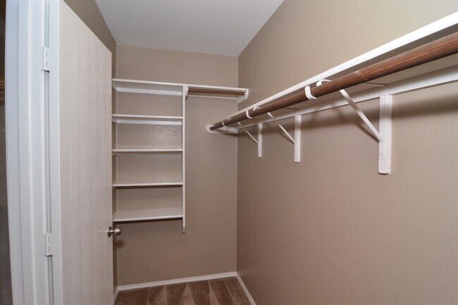 Building Photo - 806 Municipal Dr