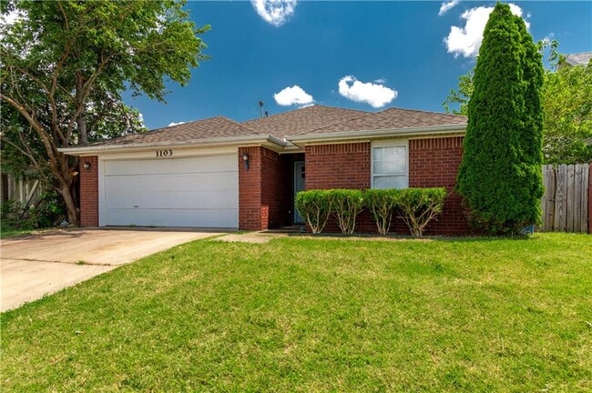 Building Photo - 1103 SW Apache Dr