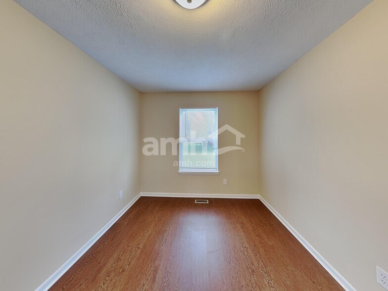 Building Photo - 2318 Lammermoor Cir