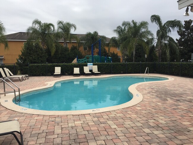 Building Photo - Pond view!!  3Bed/2.5Bath/1car Garage Town...