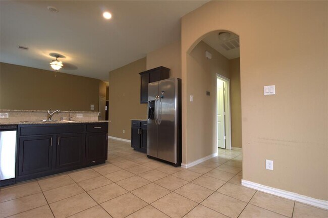 Building Photo - 16519 Regal Exeter Dr
