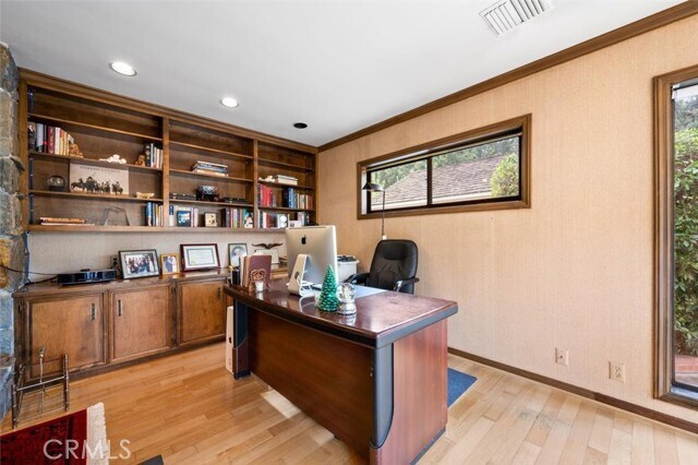 Building Photo - 1573 Oak Grove Ave