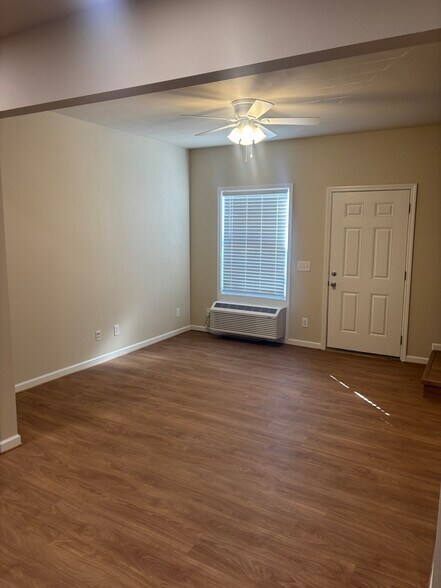 Living Room - 130 E Center Town Dr