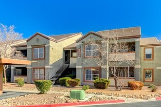 Building Photo - Spacious 2-Bed Condo with Balcony in Gated Community!