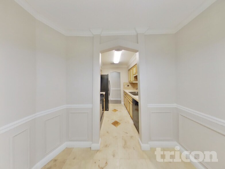 Building Photo - 4324 Queensway Dr