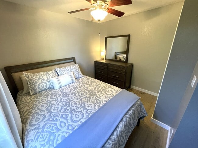 Building Photo - Furnished Ground Floor Southpointe Condo Available