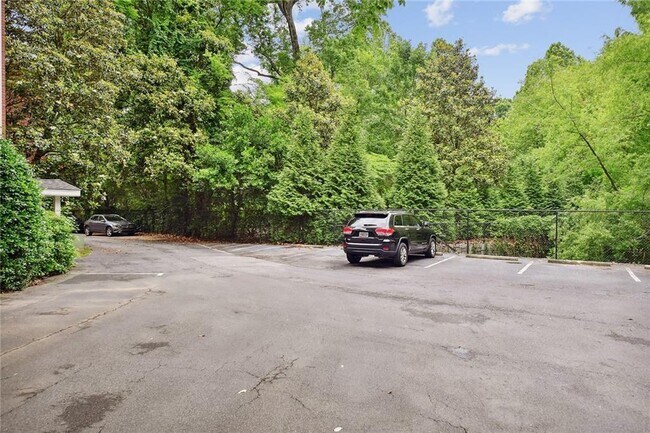 Building Photo - 115 Peachtree Memorial Dr NW