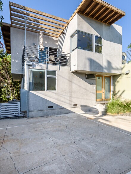 Building Photo - 1513 S Orange Grove Ave