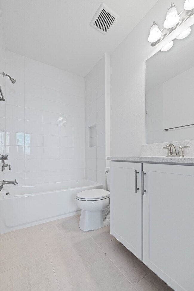 Building Photo - Luxurious gated community 5-Bedroom Rental...