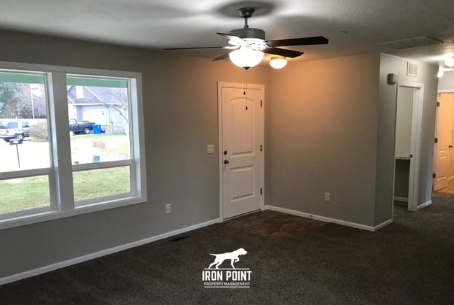 Building Photo - 3bed/2bath - Landscaping Included plus fenced yard, & two car garage.