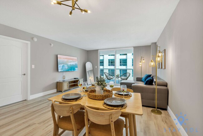 Building Photo - 1200 Brickell Bay Dr