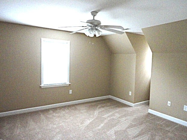 Building Photo - 3150 Glenshire Dr
