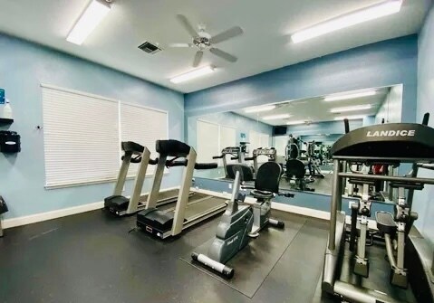 Building Photo - 10550 Baymeadows Rd
