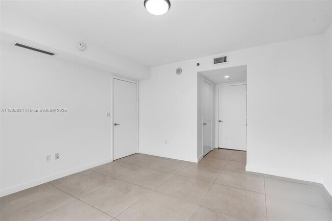Building Photo - 50 Biscayne Blvd