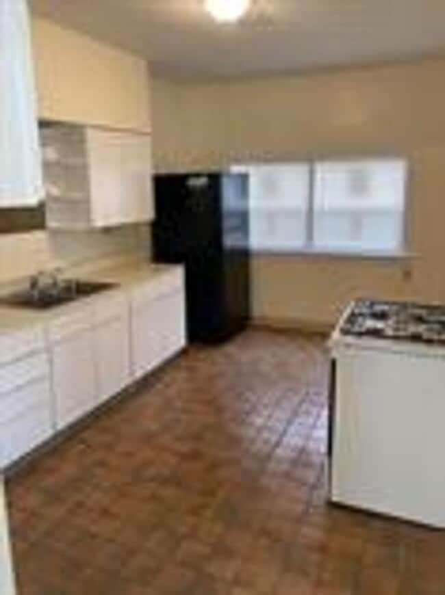 Building Photo - 210 N Central Ave