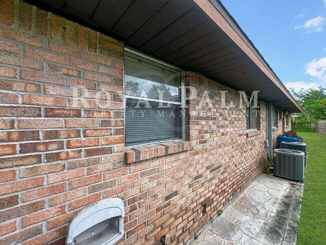 Building Photo - 27917 Washington St