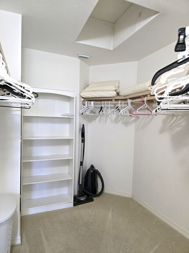 Building Photo - ** PELICAN LANDING ** 3 BED / 2 BATH - GARAGE - AMAZING AMENITIES - FURNISHED - ANNUAL RENTAL