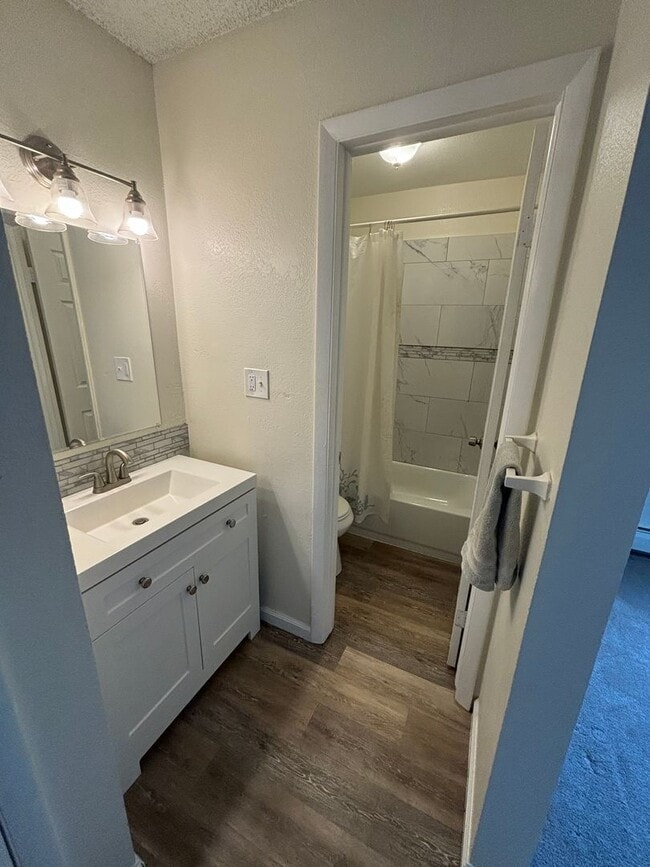 Building Photo - Jasmine Condos Updated 1 bd/1ba
