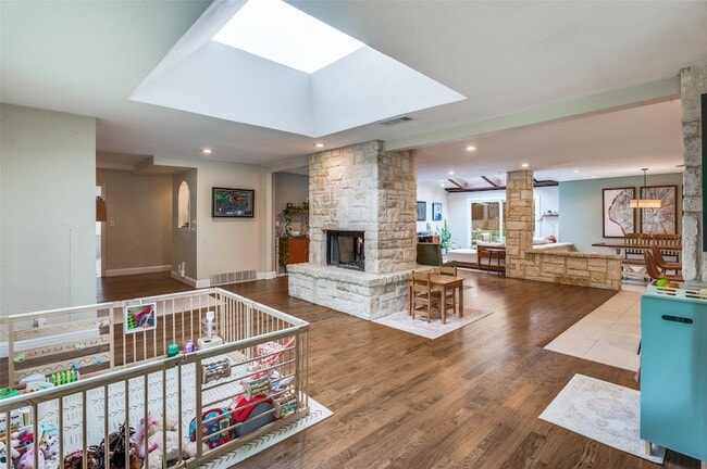 Building Photo - 1602 Glen Valley Dr