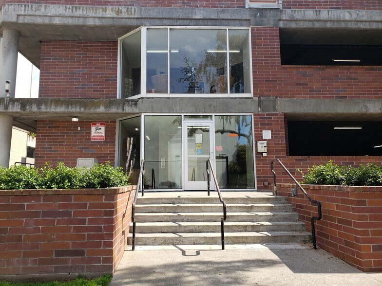 Building Photo - 6400 Christie Ave