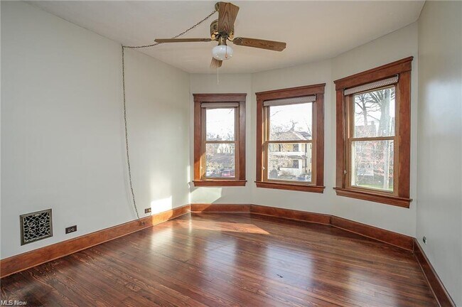 Building Photo - 1206 Edwards Ave