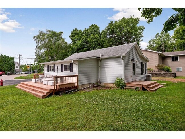 Building Photo - 4556 Island View Dr