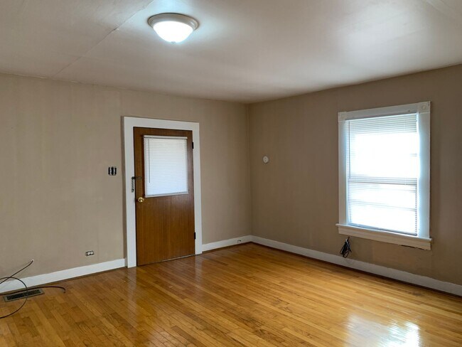 Building Photo - 4598 S Amherst Hwy