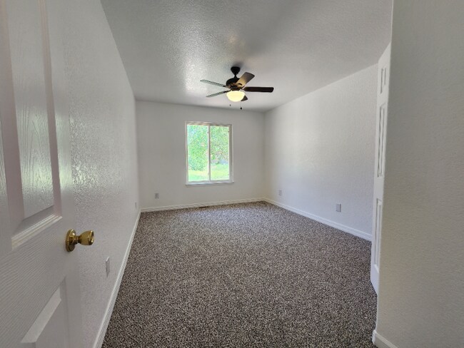 Building Photo - 2202 Cowhand Pl