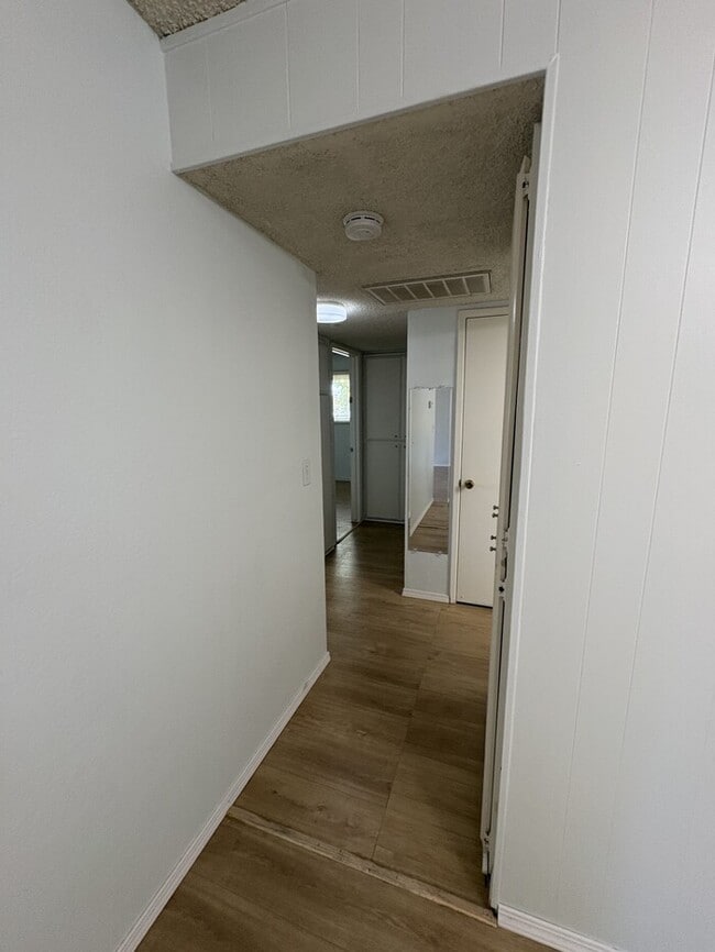 Building Photo - 6031 Rowan Way