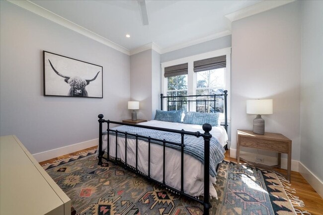 Building Photo - Fully Furnished Home In The Groves