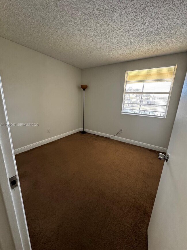 Building Photo - 1257 SW 46th Ave