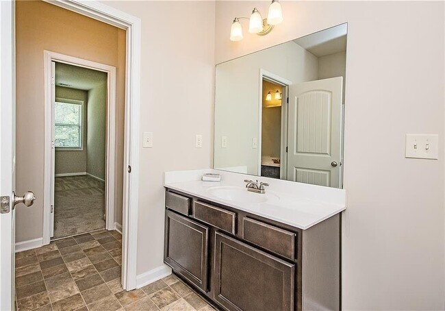 Building Photo - 7490 Silk Tree Pointe