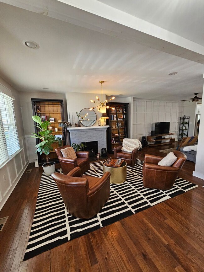 Building Photo - Church Hill Amazing 3 Bedroom 2.5 Bath Home