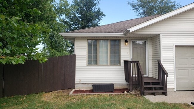 Building Photo - 2977 W Village Ln