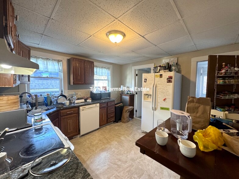 Primary Photo - 14 Dow St