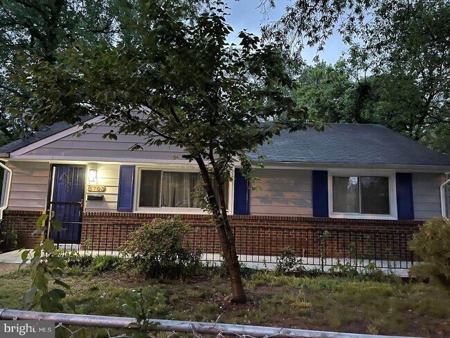 Primary Photo - 5703 Kennedy St