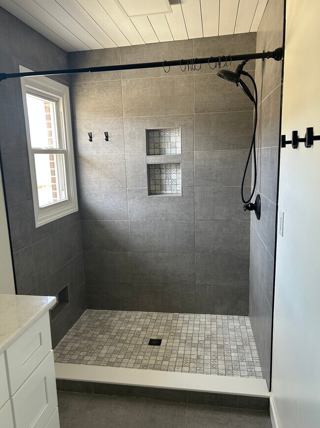 Building Photo - 413 McCarty Hollow Rd