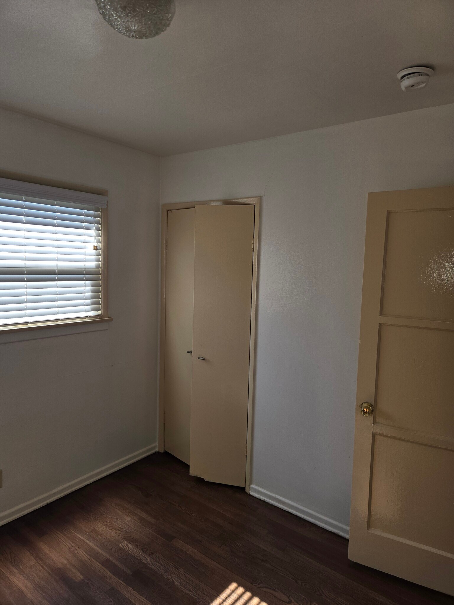 Building Photo - 5533 Thornburn St