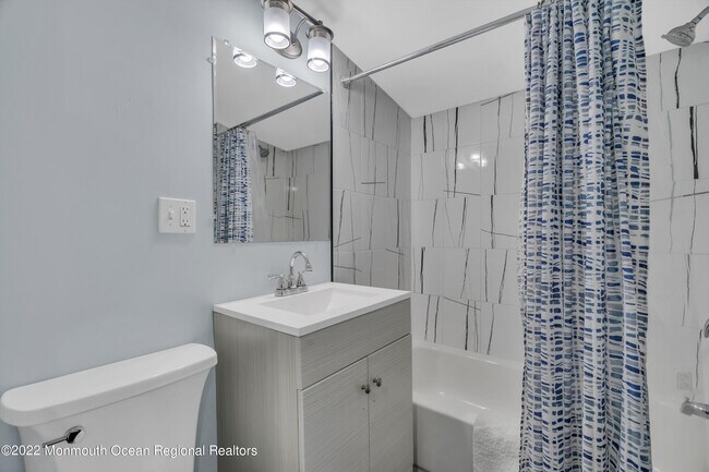 Building Photo - 262 1st Ave