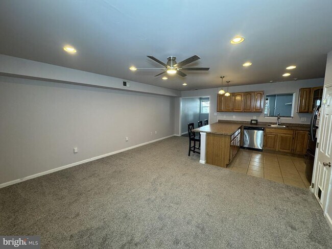 Building Photo - 832 Woodchuck Ln